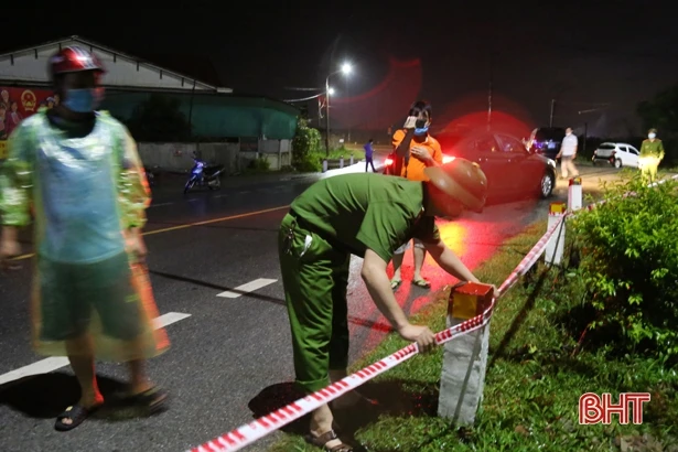 Hà Tĩnh thiết lập 15 chốt ngăn dịch lây lan tại 2 xã có ca dương tính với Covid-19