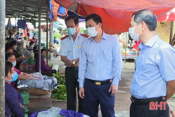 TP Hà Tĩnh, Thạch Hà cần tăng cường truyền thông, lập đoàn kiểm tra phòng dịch Covid-19