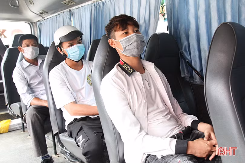 Hà Tĩnh: Siết chặt biện pháp phòng dịch Covid-19 trên xe buýt