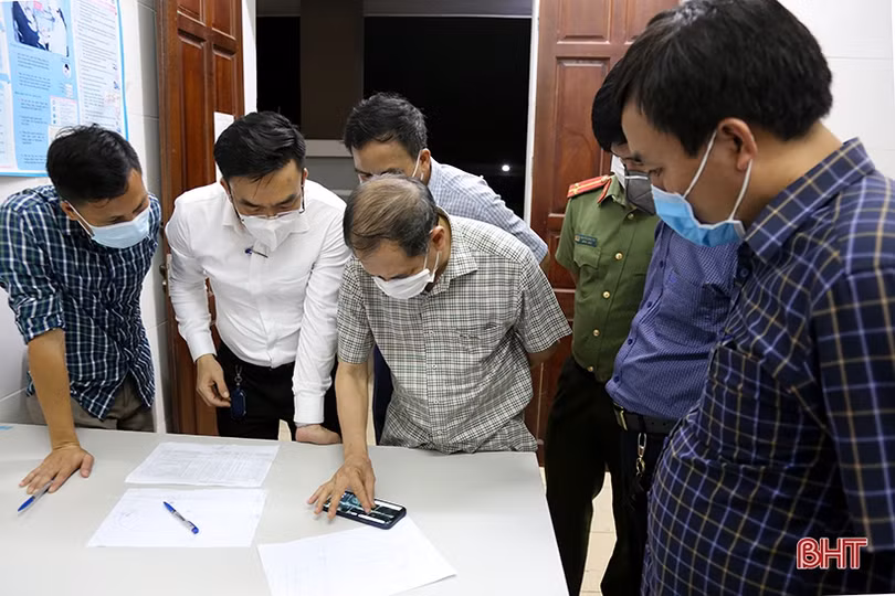 Hà Tĩnh: Trắng đêm truy vết, xét nghiệm F1, F2 của các ca dương tính