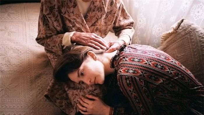 Ngày của Mẹ: Trưởng thành là khi ta nhận ra, thế gian chẳng ai yêu thương mình nhiều bằng mẹ!