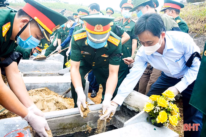 Hà Tĩnh tổ chức trọng thể lễ truy điệu, an táng 11 liệt sỹ quân tình nguyện và chuyên gia Việt Nam hy sinh tại Lào