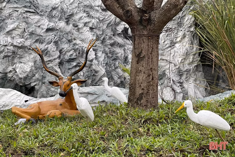 Chiêm ngưỡng hang đá Bê-lem “khổng lồ” từ hàng ngàn cây tre ở Hà Tĩnh