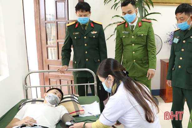 150 thanh niên Vũ Quang tham gia khám tuyển nghĩa vụ quân sự 