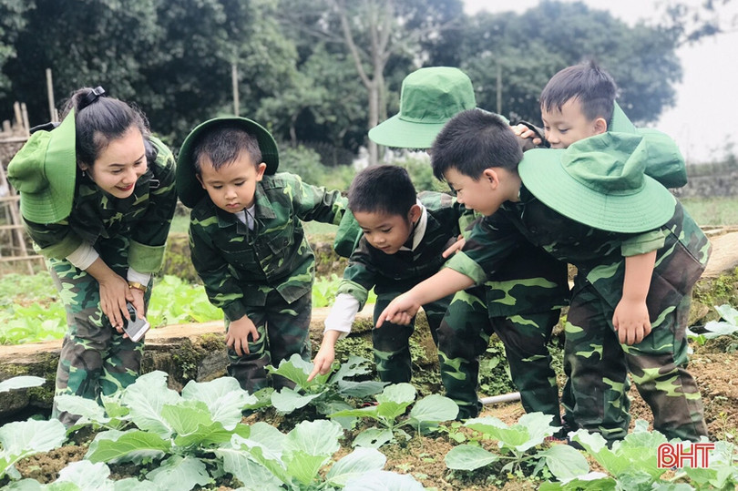Bé mầm non Trí Đức “hóa thân” thành chiến sỹ biên phòng