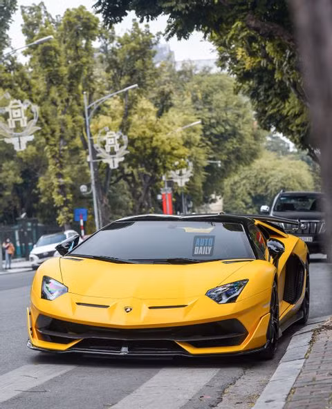 Lamborghini Aventador SVJ Roadster đầu tiên lăn bánh tại Việt Nam