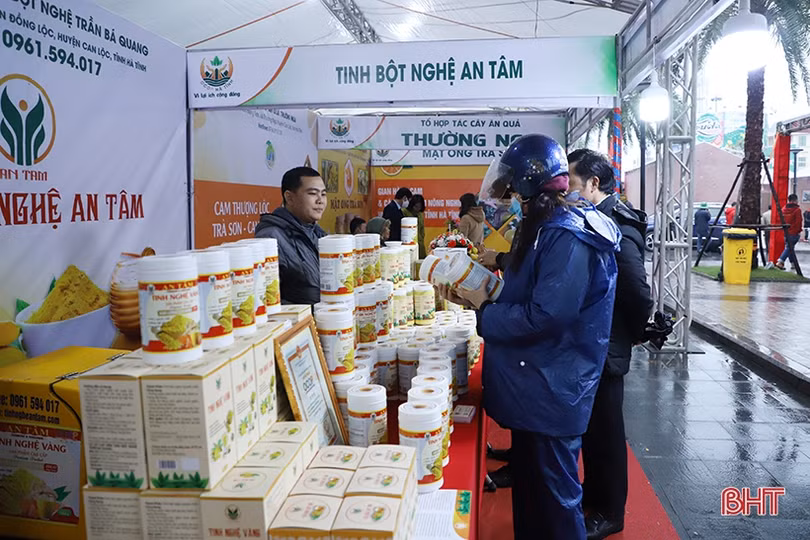 Cam hóa rồng, hóa phượng gây ấn tượng với người xem tại lễ hội năm 2020