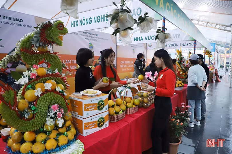 Cam hóa rồng, hóa phượng gây ấn tượng với người xem tại lễ hội năm 2020