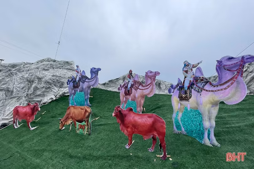 Chiêm ngưỡng hang đá Bê-lem “khổng lồ” từ hàng ngàn cây tre ở Hà Tĩnh