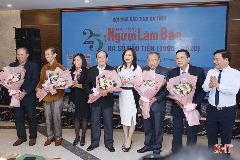 Kỷ niệm 25 năm “Hà Tĩnh - Người làm báo” ra số đầu tiên