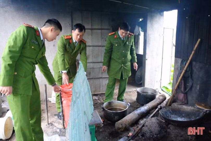 Phát hiện 1 hộ dân ở Thạch Hà chế biến hơn 1 tạ mỡ “bẩn” chuẩn bị tung ra thị trường