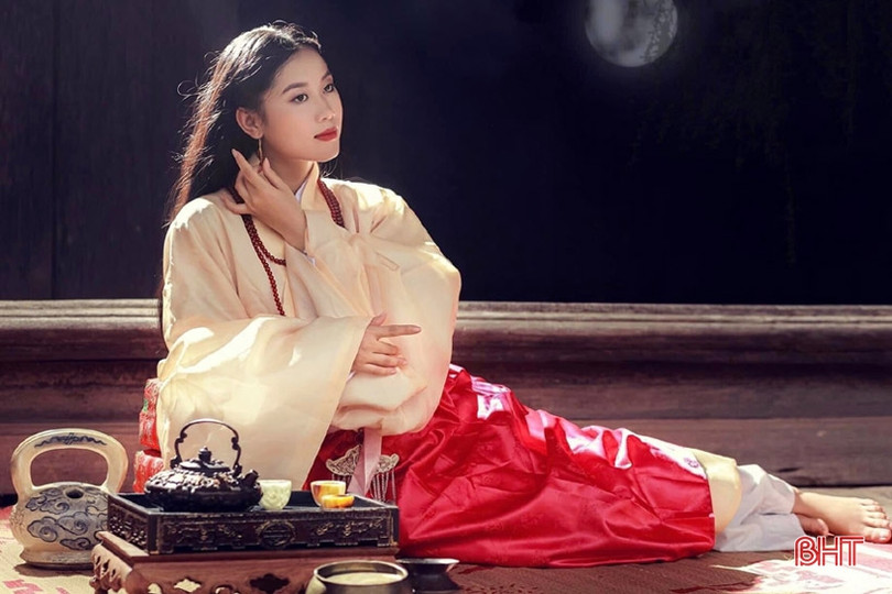 Nữ diễn viên trẻ đóng vai mẹ Đại thi hào Nguyễn Du: “Sau này được làm dâu Hà Tĩnh thì tuyệt quá!” ảnh 3 Nữ diễn viên trẻ đóng vai mẹ Đại thi hào Nguyễn Du: “Sau này được làm dâu Hà Tĩnh thì tuyệt quá!”