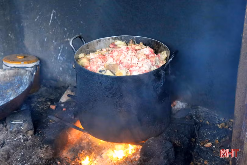 Phát hiện 1 hộ dân ở Thạch Hà chế biến hơn 1 tạ mỡ “bẩn” chuẩn bị tung ra thị trường