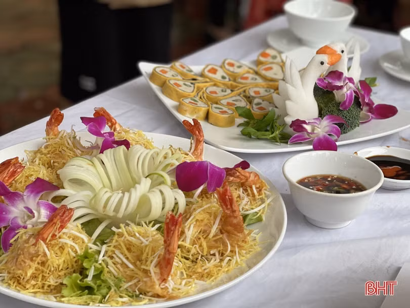 Những món ăn tinh tế tạo nét riêng của văn hóa ẩm thực Thành Sen