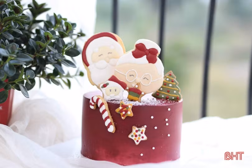 Mê mẩn những mẫu bánh kem chào đón Giáng sinh của cô gái Hà Tĩnh