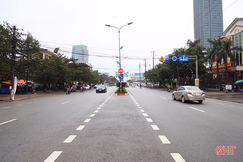 Bịt kín người khi ra đường vẫn co ro trong cái rét dưới 15 độ C ở Hà Tĩnh