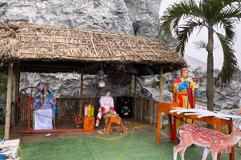 Chiêm ngưỡng hang đá Bê-lem “khổng lồ” từ hàng ngàn cây tre ở Hà Tĩnh