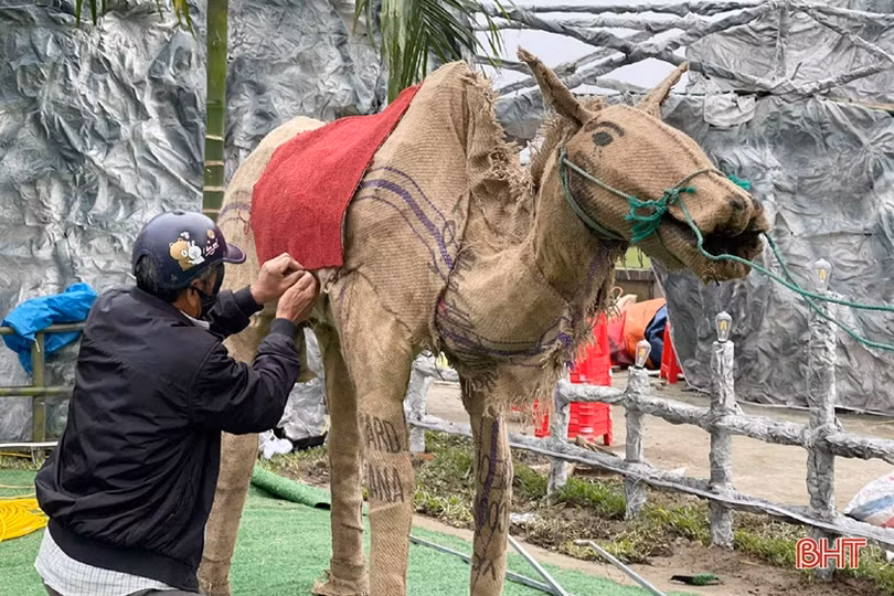 Chiêm ngưỡng hang đá Bê-lem “khổng lồ” từ hàng ngàn cây tre ở Hà Tĩnh