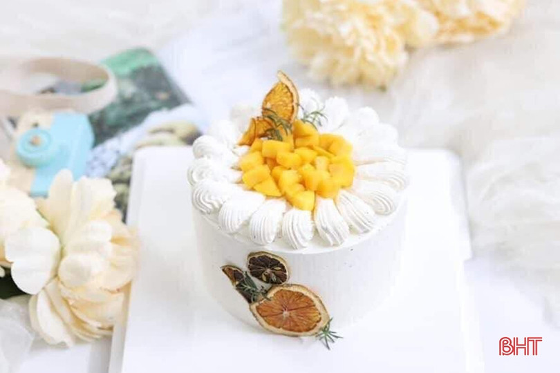 Mê mẩn những mẫu bánh kem chào đón Giáng sinh của cô gái Hà Tĩnh
