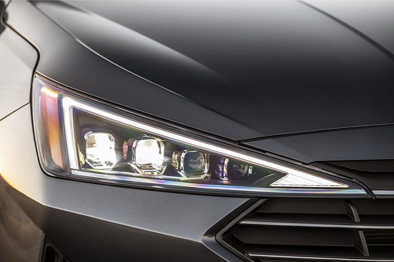 Hyundai Elantra: nội thất có đáng tiền và đủ thuyết phục trên đường trường? ảnh 2 Hyundai Elantra: nội thất có đáng tiền và đủ thuyết phục trên đường trường?