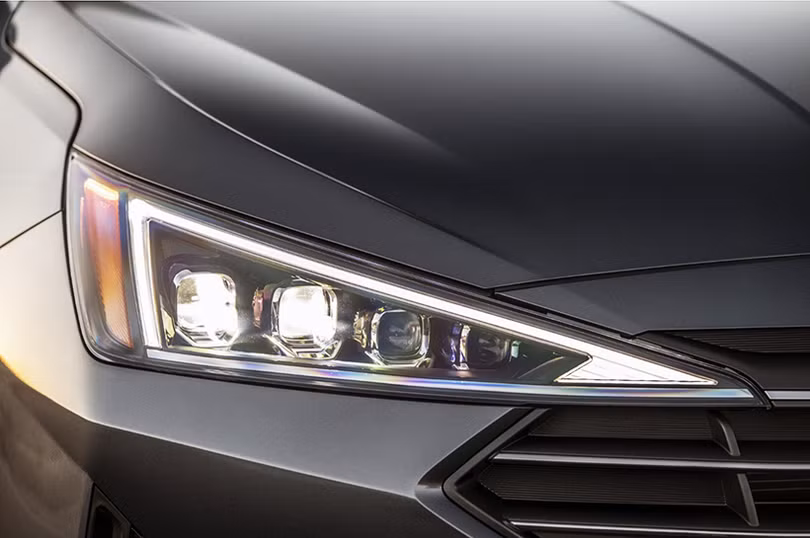 Hyundai Elantra: nội thất có đáng tiền và đủ thuyết phục trên đường trường?