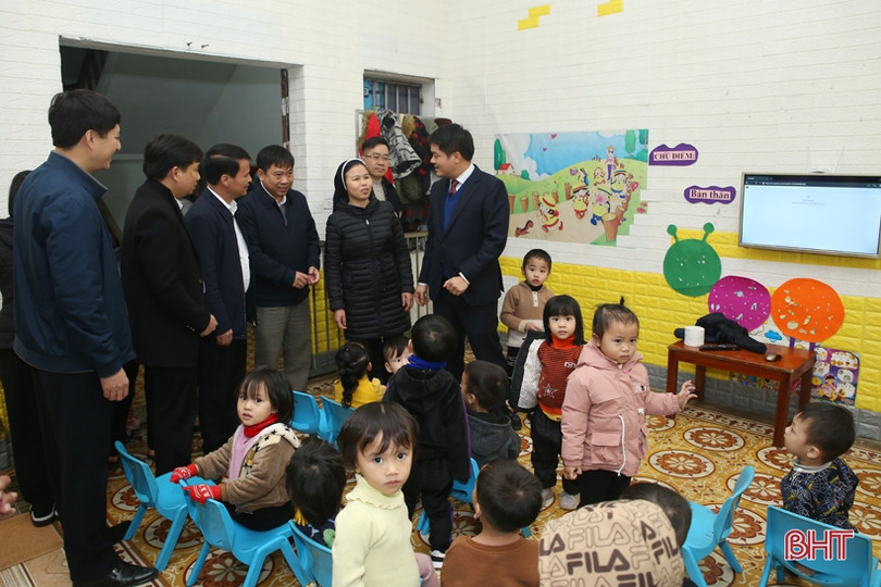 Chủ tịch Ủy ban MTTQ tỉnh Hà Tĩnh chúc mừng Giáo hạt Nghĩa Yên