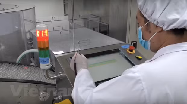 “Nếu thuận lợi, vắc - xin phòng COVID-19 VN sẽ được sử dụng vào 12/2021”