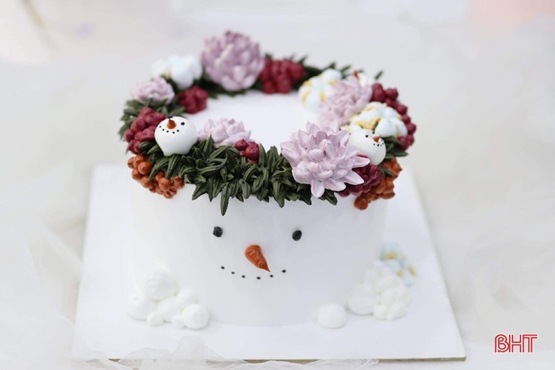 Mê mẩn những mẫu bánh kem chào đón Giáng sinh của cô gái Hà Tĩnh