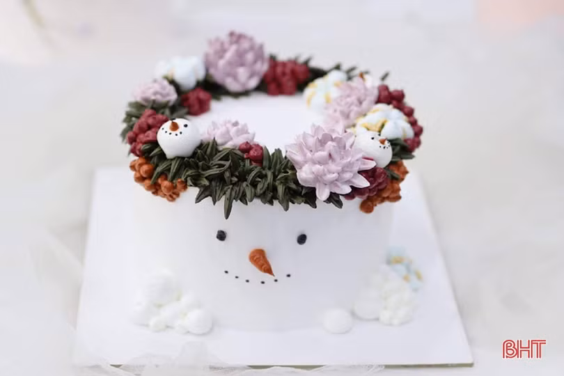 Mê mẩn những mẫu bánh kem chào đón Giáng sinh của cô gái Hà Tĩnh
