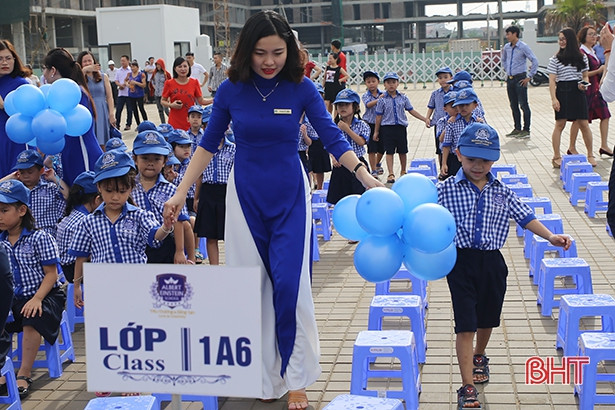 Trường liên cấp Albert Einstein chào đón gần 300 học sinh