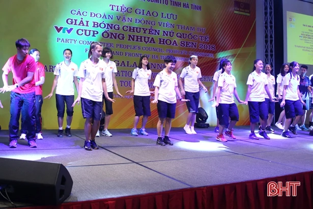 Hà Tĩnh tổ chức giao lưu văn hóa với VĐV tham dự VTV Cup 2018