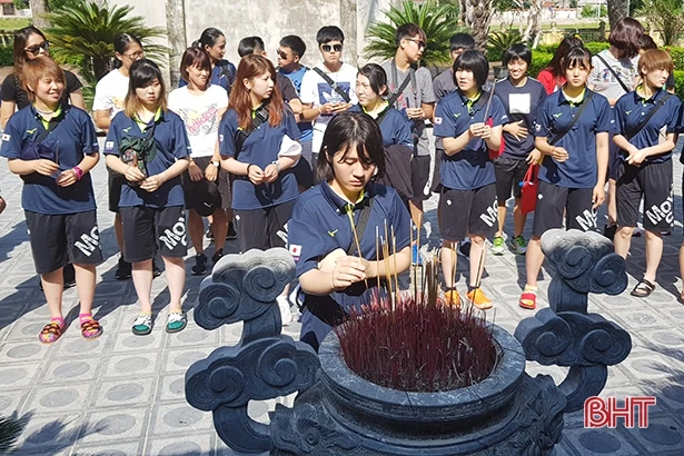 Các đội bóng dự VTV Cup ấn tượng với văn hóa Hà Tĩnh