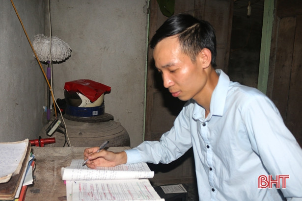 Gia đình nông dân nghèo có 5 con cùng theo các ngành vũ trang