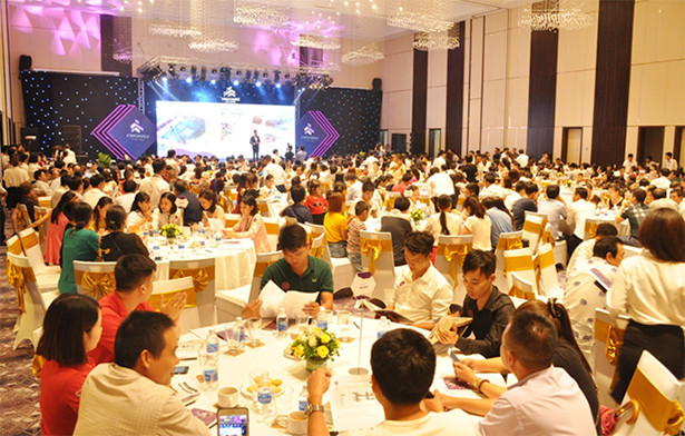 Vinhomes New Center được người dân Hà Tĩnh hào hứng đón nhận ảnh 1 Vinhomes New Center được người dân Hà Tĩnh hào hứng đón nhận