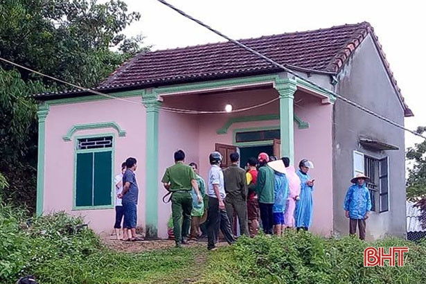 Phát hiện thi thể người phụ nữ nổi trên dòng suối