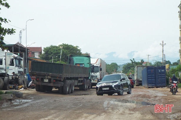 Yêu cầu xử lý ngay các “điểm nóng” về ATGT sau phản ánh của Báo Hà Tĩnh