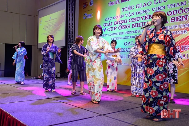 Hà Tĩnh tổ chức giao lưu văn hóa với VĐV tham dự VTV Cup 2018