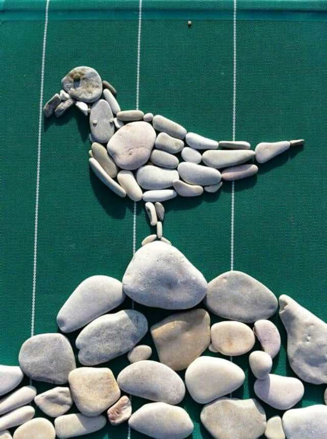 Những bức tranh độc đáo xếp từ những viên sỏi