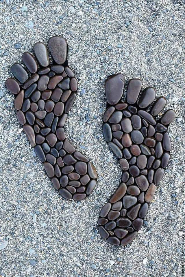 Những bức tranh độc đáo xếp từ những viên sỏi