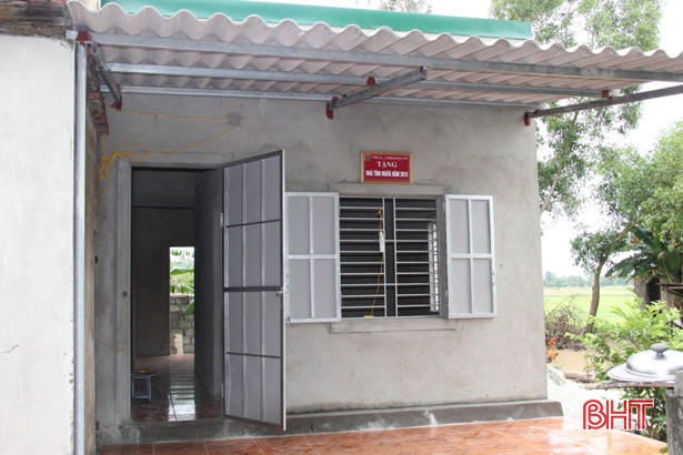 Agribank Nghi Xuân bàn giao nhà tình nghĩa cho hộ nghèo