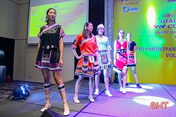 Hà Tĩnh tổ chức giao lưu văn hóa với VĐV tham dự VTV Cup 2018