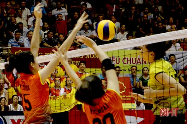 VTV Cup tại Hà Tĩnh: Tuyển Việt Nam gặp Tứ Xuyên (Trung Quốc) tại bán kết