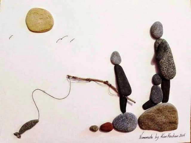 Những bức tranh độc đáo xếp từ những viên sỏi