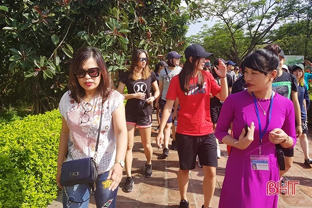 Các đội bóng dự VTV Cup ấn tượng với văn hóa Hà Tĩnh