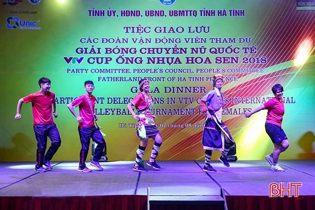 Hà Tĩnh tổ chức giao lưu văn hóa với VĐV tham dự VTV Cup 2018