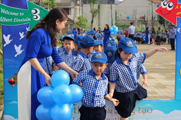 Trường liên cấp Albert Einstein chào đón gần 300 học sinh