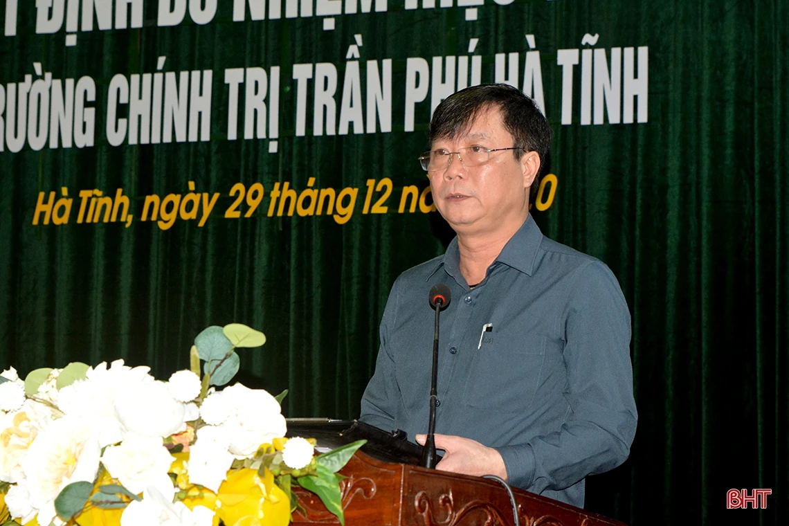 Đồng chí Nguyễn Trọng Tứ giữ chức vụ Hiệu trưởng Trường Chính trị Trần Phú