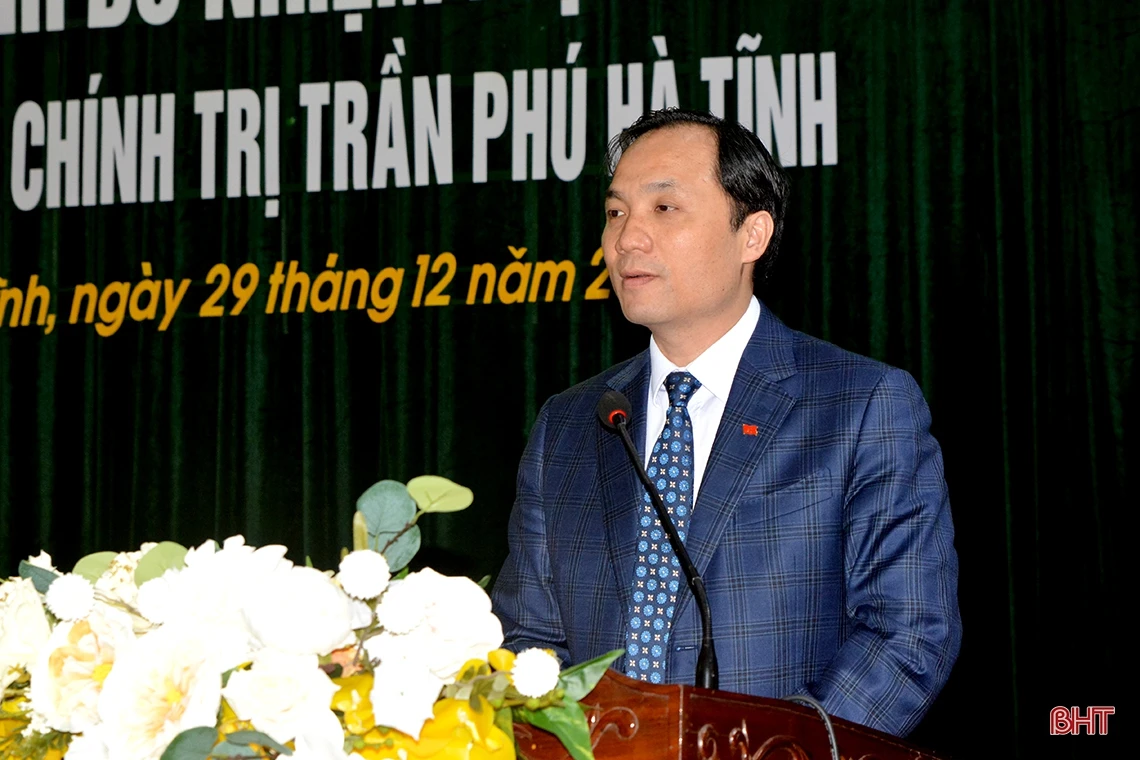 Đồng chí Nguyễn Trọng Tứ giữ chức vụ Hiệu trưởng Trường Chính trị Trần Phú