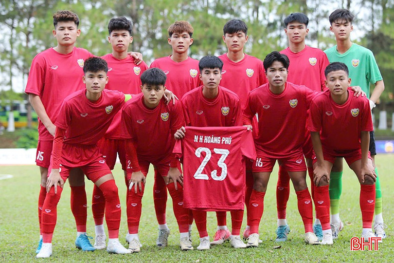 U19 Hồng Lĩnh Hà Tĩnh vươn lên dẫn đầu bảng C và có nhiều cơ hội để lọt vào vòng chung kết. bqbht_br_nk.jpg