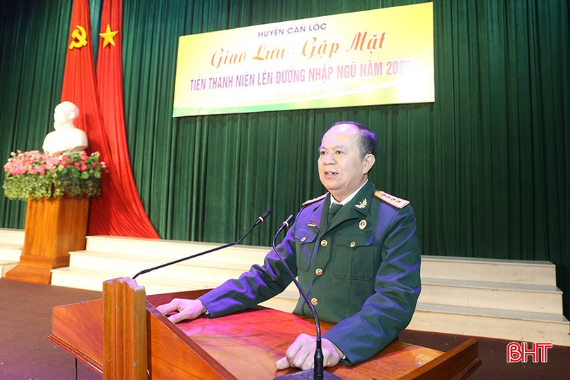 Chủ tịch Hội CCB huyện Trần Đình Thọ phát biểu tại buổi lễ. bqbht_br_a2.jpg